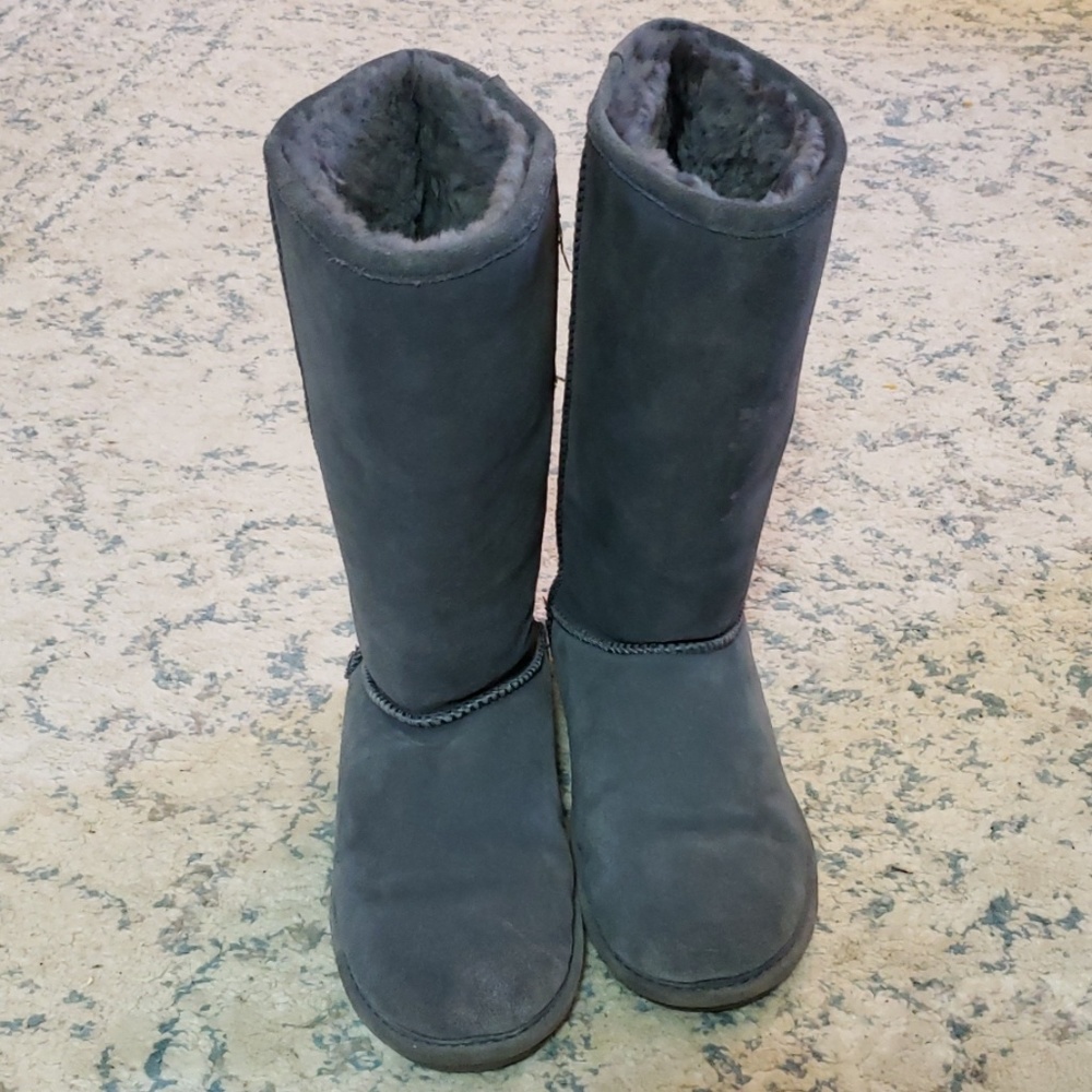 Bearpaw boots